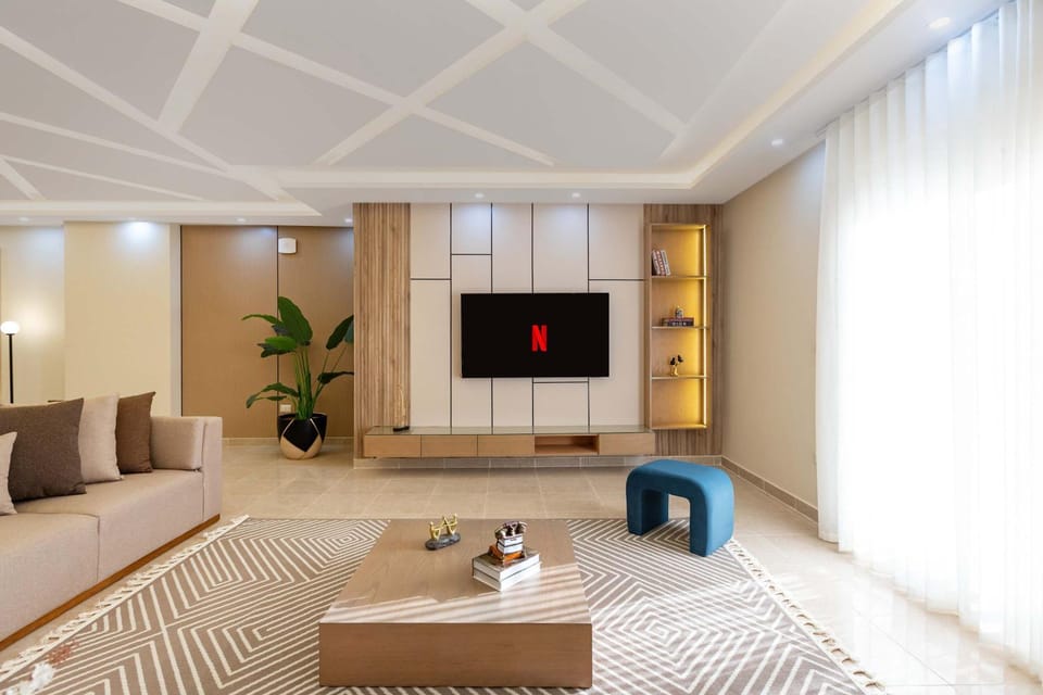 Luxury 3BR near AUC & EDNC 5 Beds Reception 247 Apartment in New Cairo City