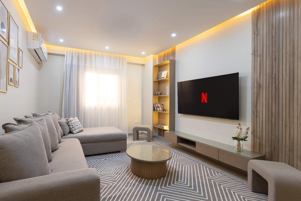 Premium 2BR - Sofa Bed - Near EDNC & AUC - Front Desk & Security 247 Apartment in New Cairo City