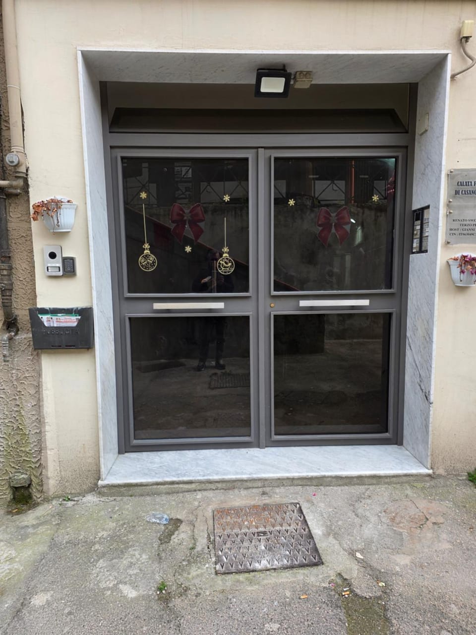 Facade/entrance