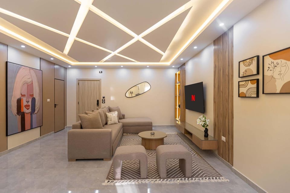 Luxury 2BR - Primary Suite with Living - 247 FrontDesk & Security Apartment in New Cairo City