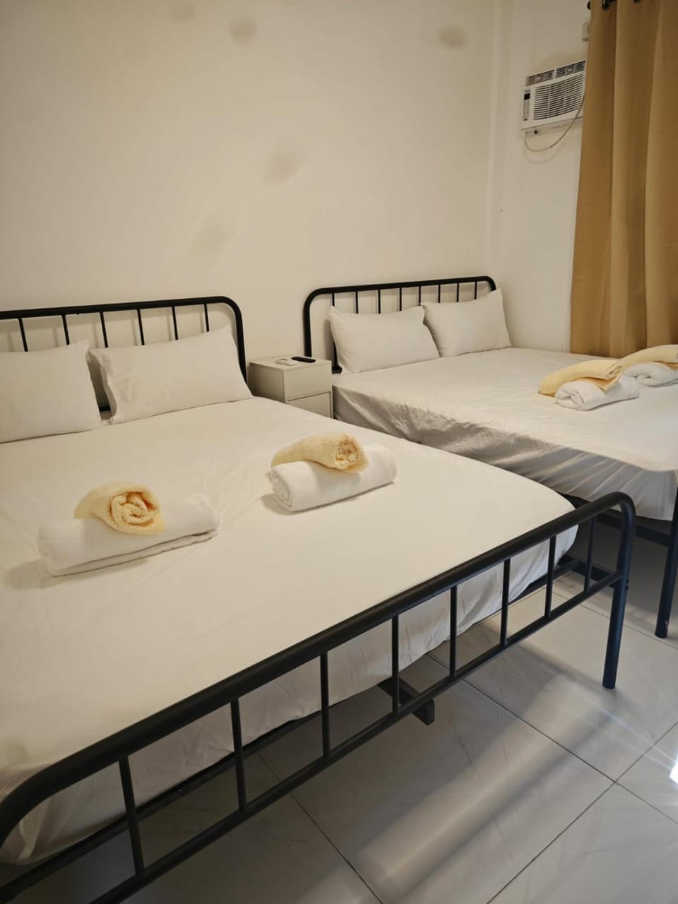 Bed, Photo of the whole room, Bedroom, towels, air conditioner
