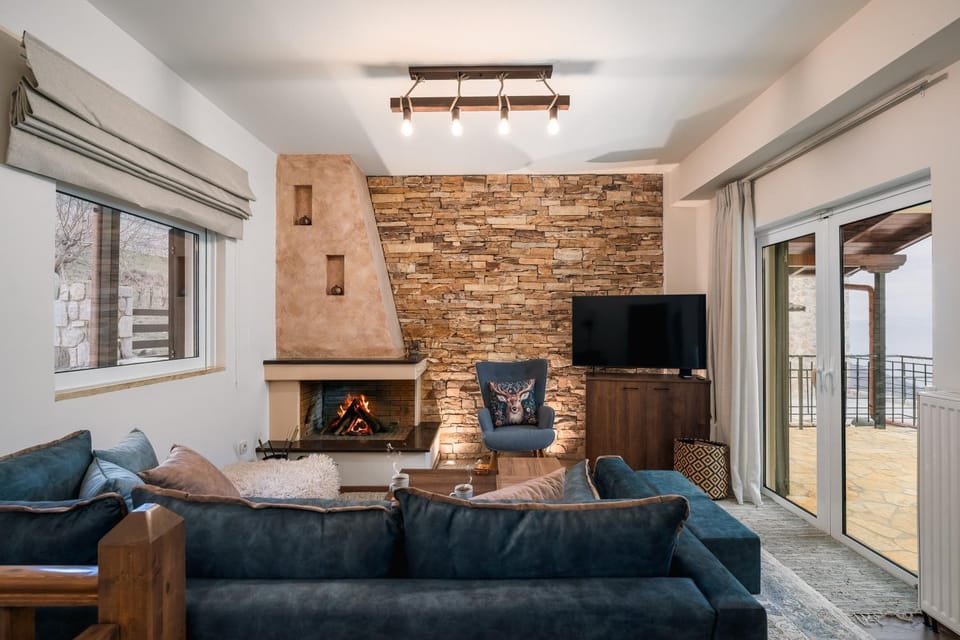 TV and multimedia, Living room, fireplace