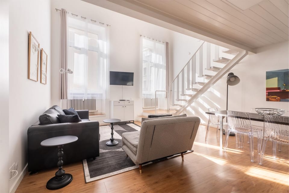 Living room, Seating area