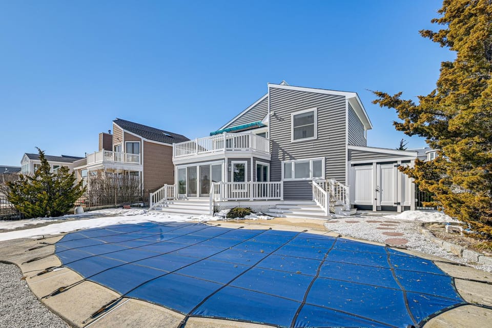 Private Pool, Dock & Beach: Stafford Township Gem House in Stafford Township