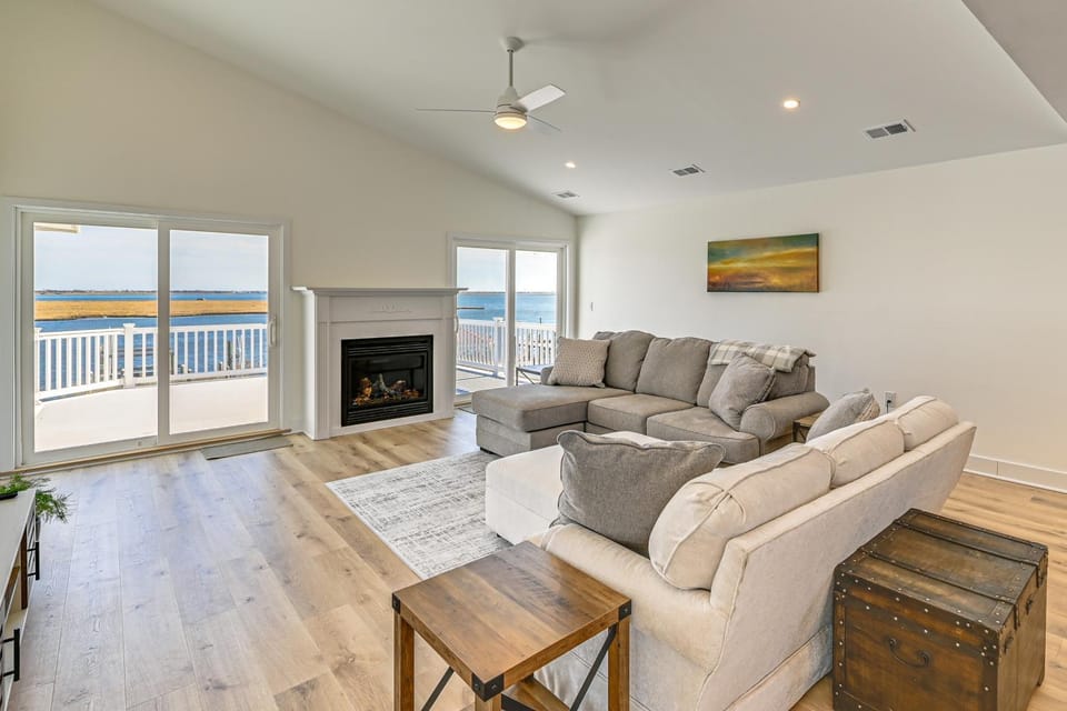 Private Pool, Dock & Beach: Stafford Township Gem House in Stafford Township