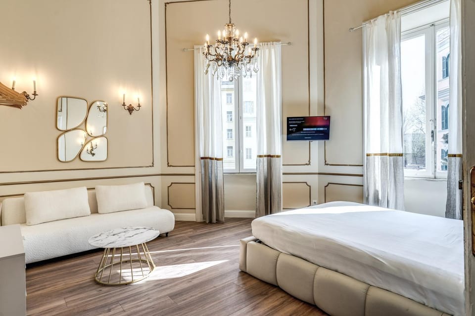 Bed, TV and multimedia, Living room, Photo of the whole room, Seating area, Bedroom