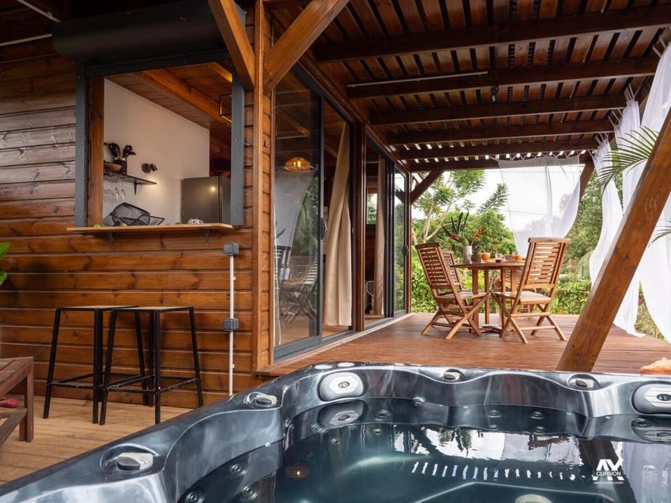 Bungalow en duplex avec Jacuzzi House in Leeward Islands