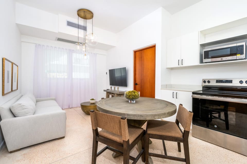 Seating area, Dining area