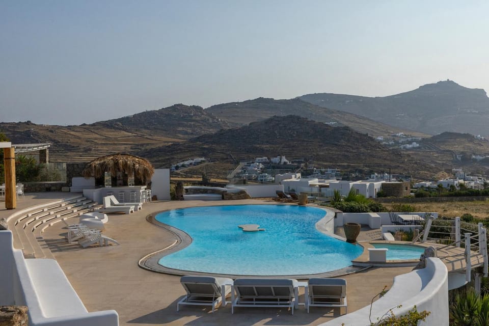 Day, Natural landscape, Mountain view, Pool view, Swimming pool, sunbed