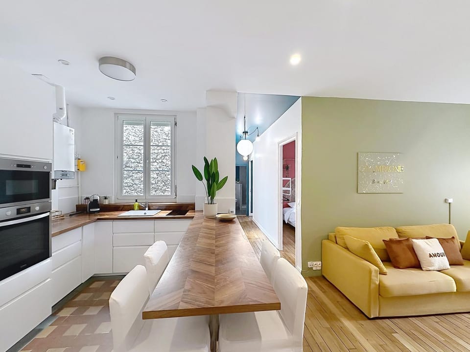 Living room, kitchen