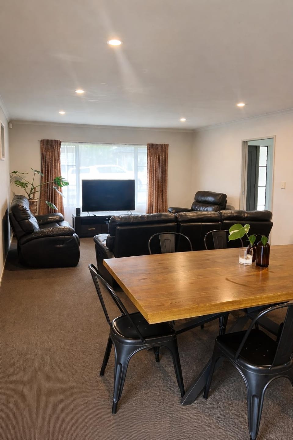 Living room, Dining area