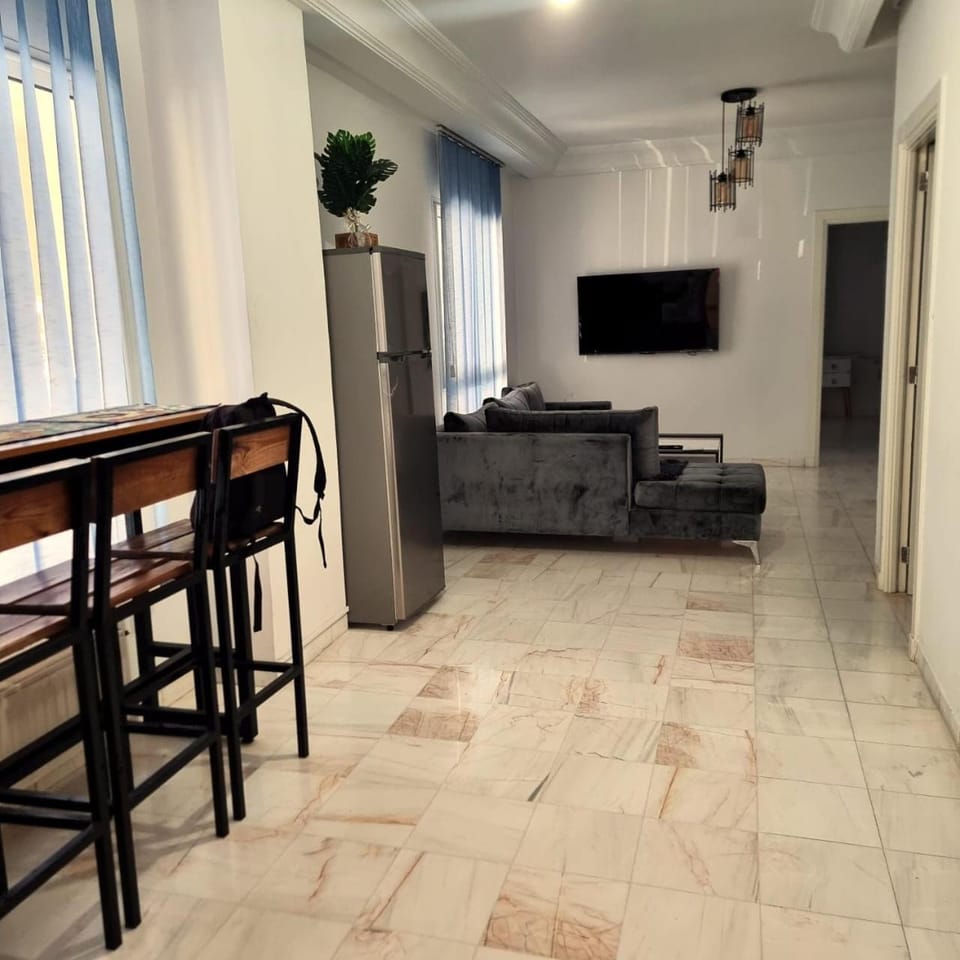 Ennasr Comfort Stay, 2 Bedrooms, near Airport & Medical Centers Apartment in Tunis