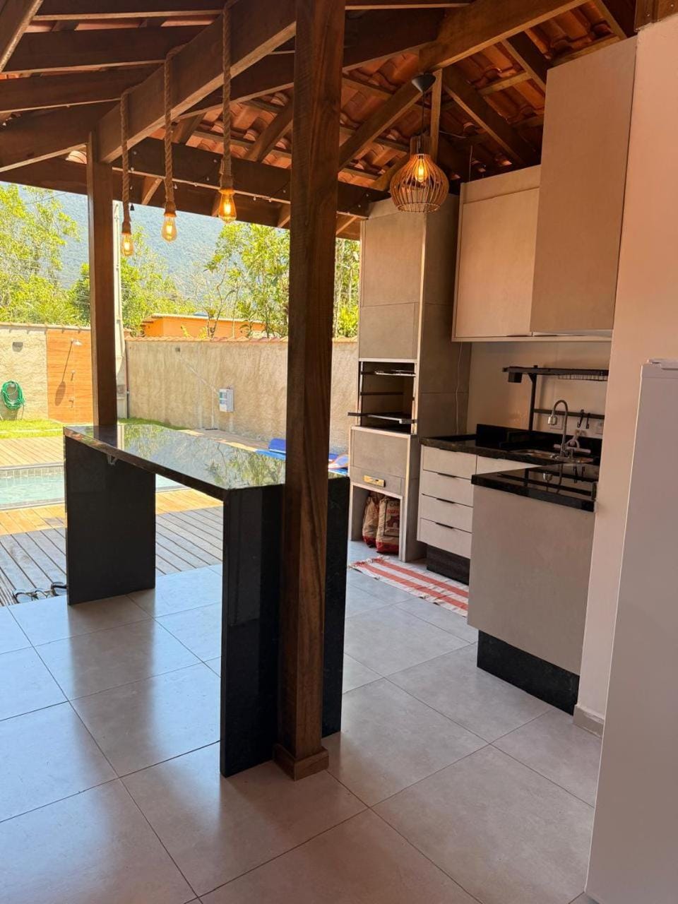BBQ facilities, Swimming pool, locker, stove