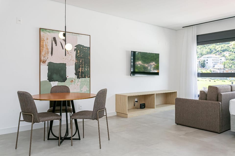 TV and multimedia, Living room, Dining area
