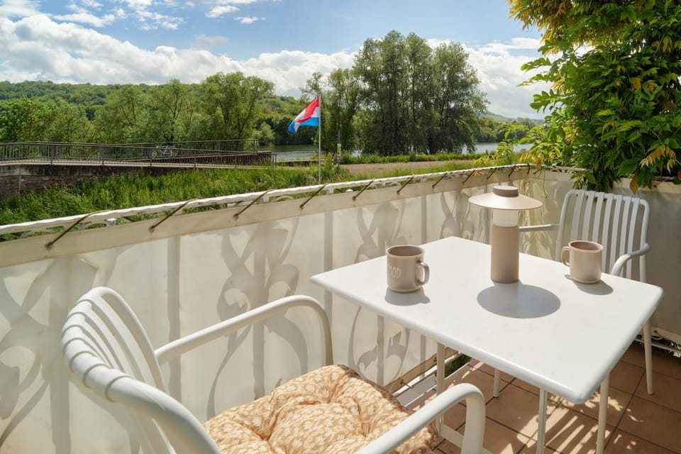 Day, Natural landscape, View (from property/room), Balcony/Terrace, Dining area