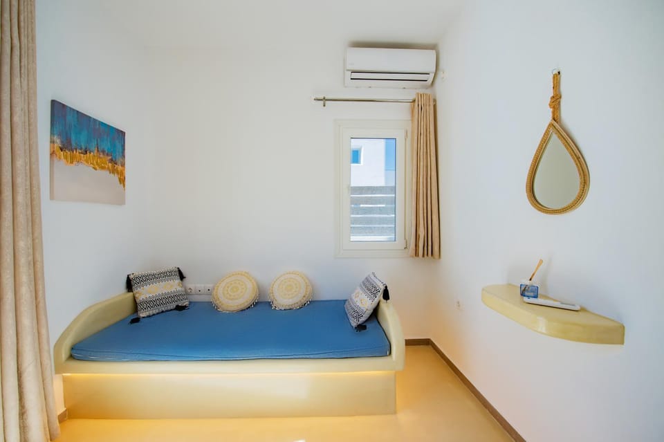 Living room, air conditioner