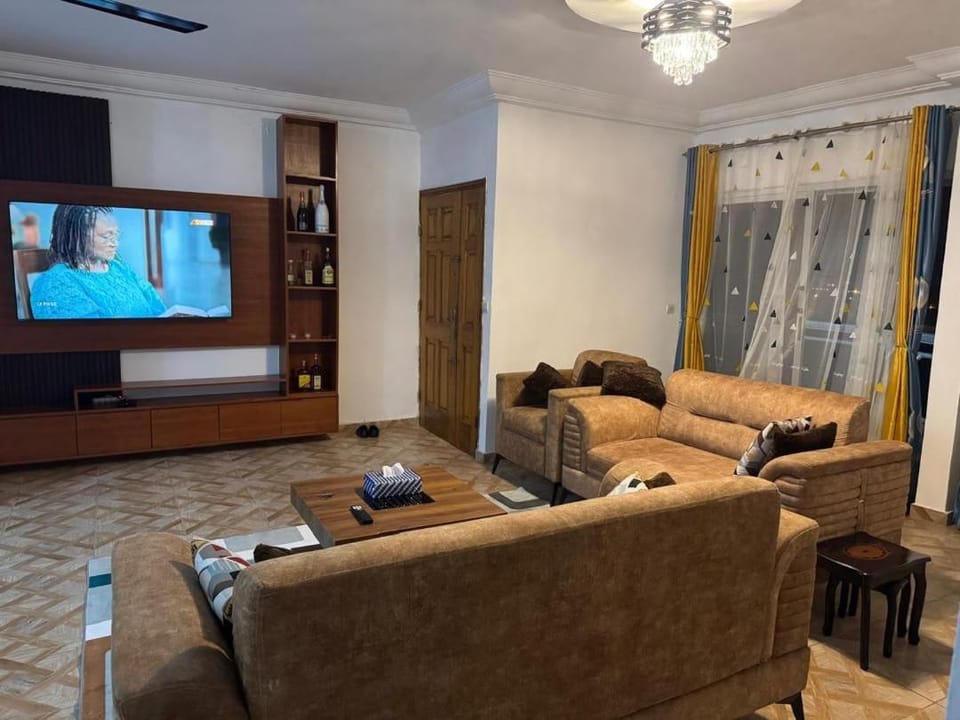 Communal lounge/ TV room