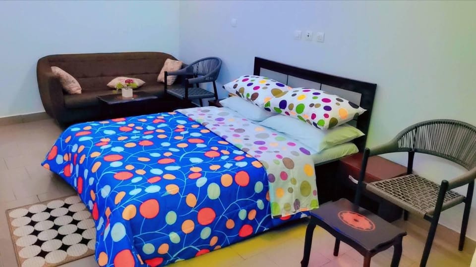 Bed, Living room