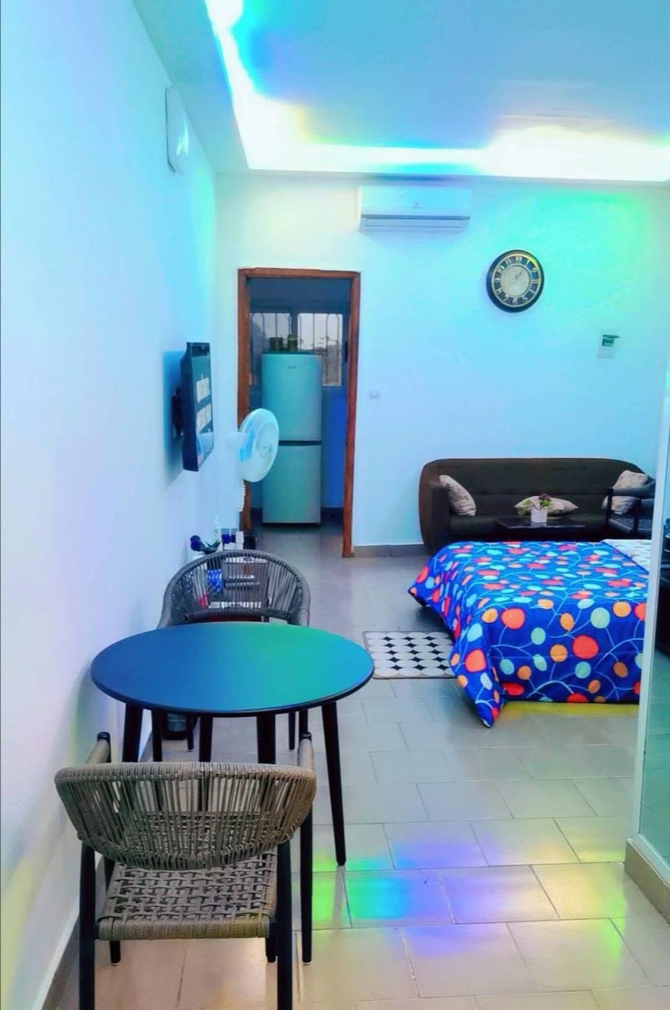 Living room, Dining area