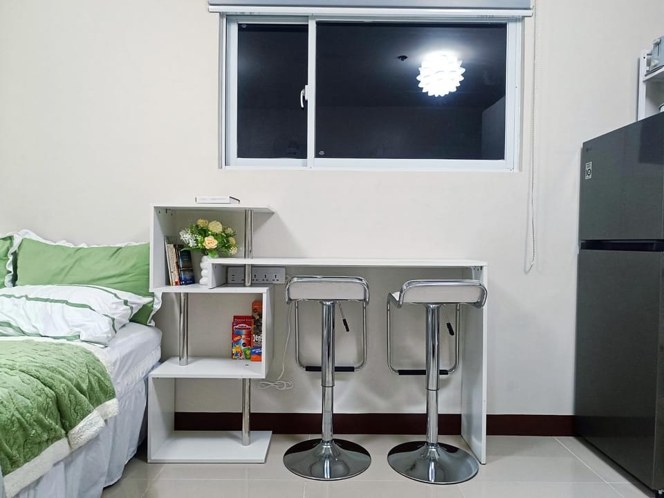 Bed, View (from property/room), Dining area, Sea view, minibar