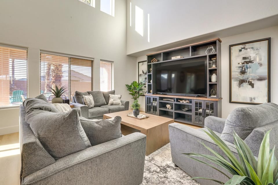 Spacious San Tan Valley w/ Private Outdoor Oasis House in San Tan Valley