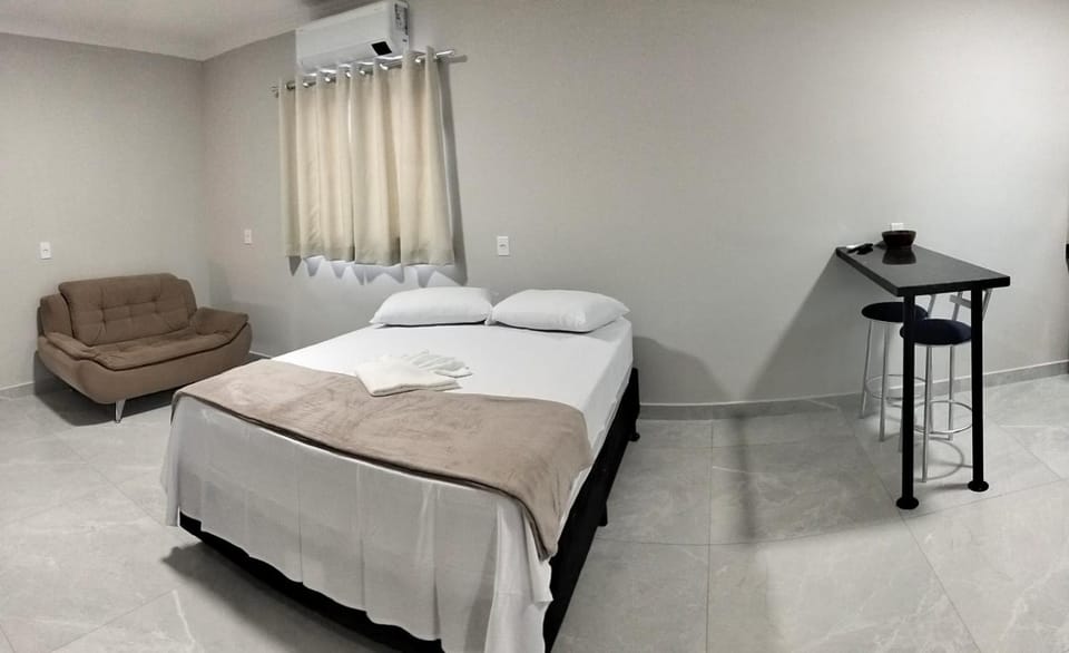 Kitnet Moderna com Ar e Vaga Privativa Coberta Apartment in Sorocaba