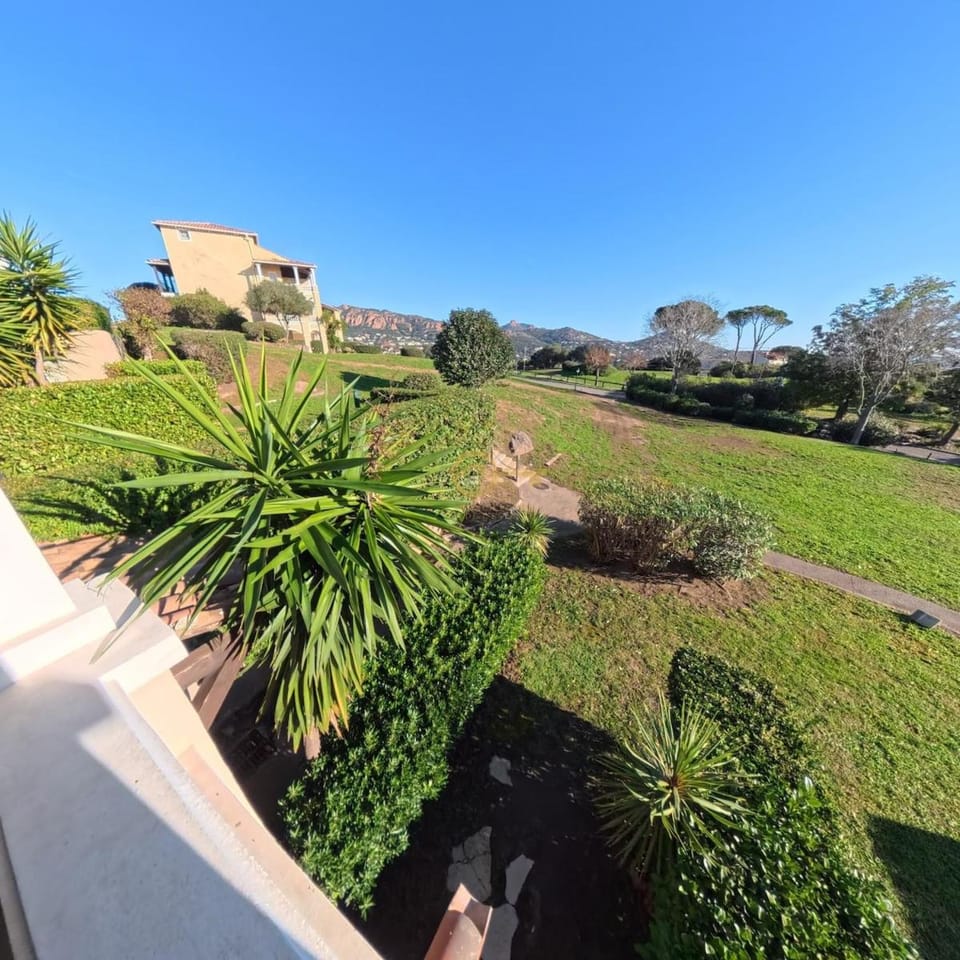 Appartement vue mer Clim 4 à 5 couchage ne s Apartment in Saint-Raphael