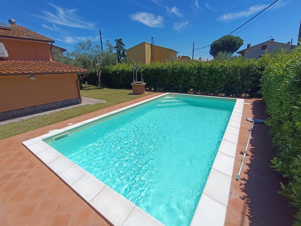 Swimming pool, Swimming pool