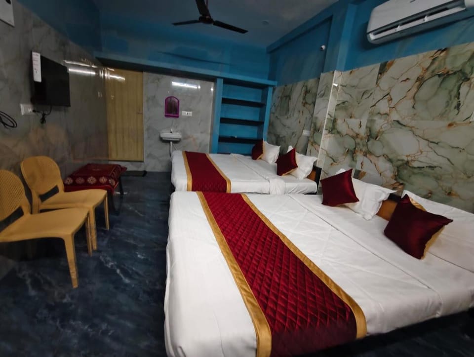Bed, TV and multimedia, Photo of the whole room, Seating area, Bedroom, air conditioner