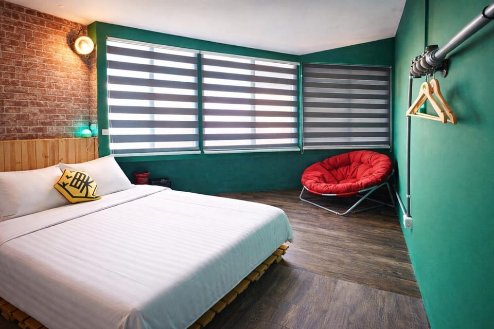 Hive BnB 蜂巢膠囊旅店 - 花蓮火車站旁背包客青旅 - 步行5分鐘 Hostel in Taiwan, Province of China