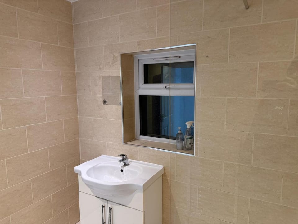 Etoma Guest House Vacation rental in Leicester