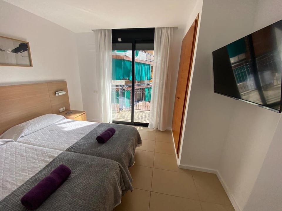Koyo Suite - Modern Apartment with Parking and Swimming Pool for 6p Apartment in Lloret de Mar