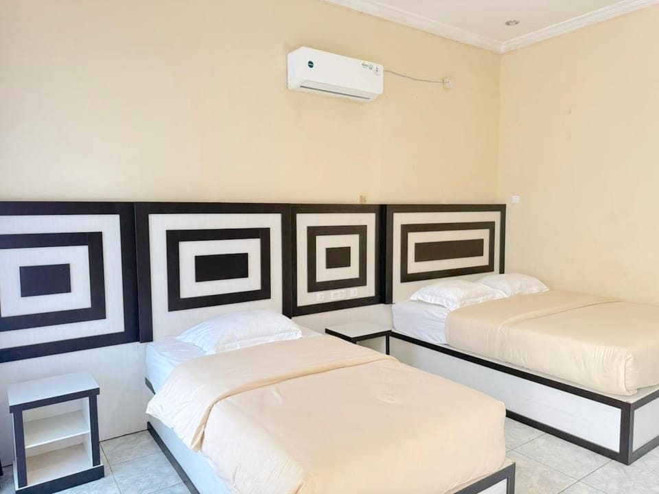 Bed, Photo of the whole room, Bedroom, air conditioner