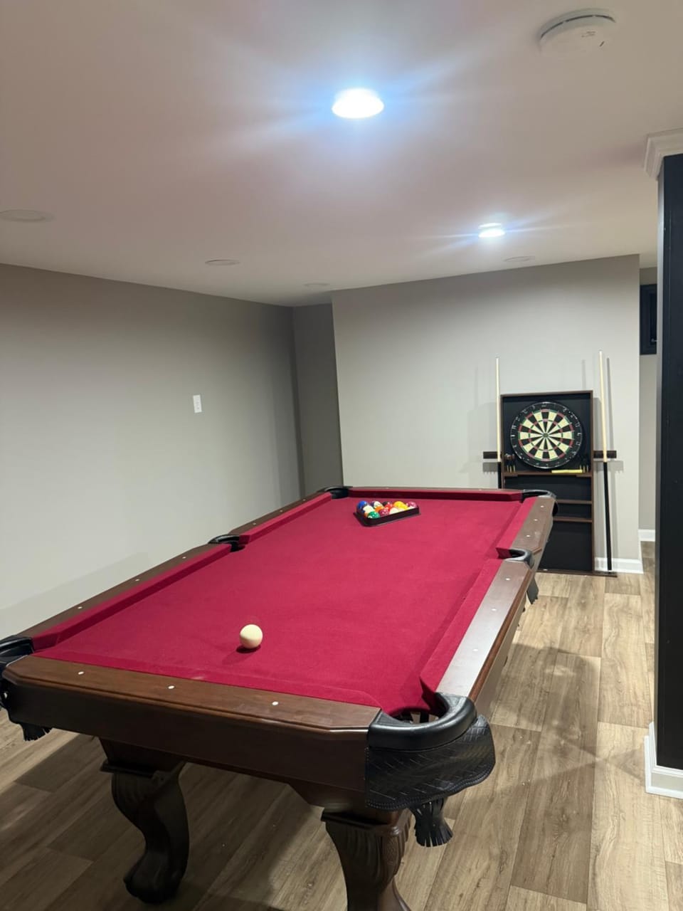 Billiard, Game Room