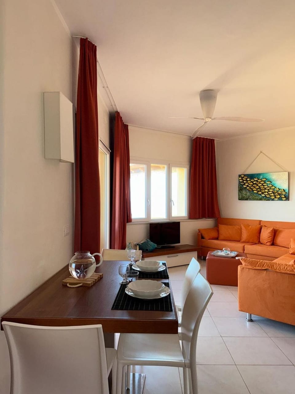 Living room, Seating area, Dining area