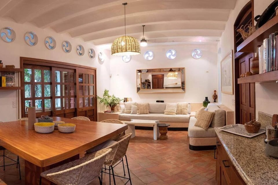 3br traditional home, private pool and rooftop prim House in La Paz