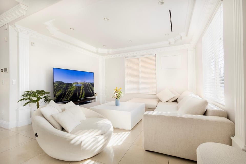 TV and multimedia, Living room, heating, air conditioner