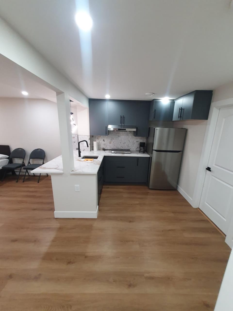 1 Bedroom Suite , Living Area , Dining, kitchen, bathroom Apartment in Airdrie