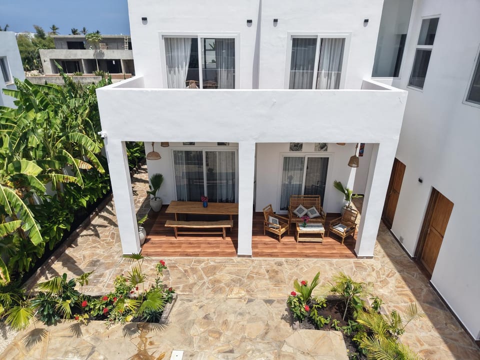 Property building, Patio, Day, Garden, View (from property/room), Balcony/Terrace, Garden view