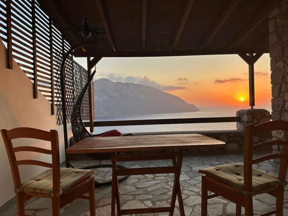 Natural landscape, View (from property/room), Balcony/Terrace, Mountain view, Sea view, Sunset