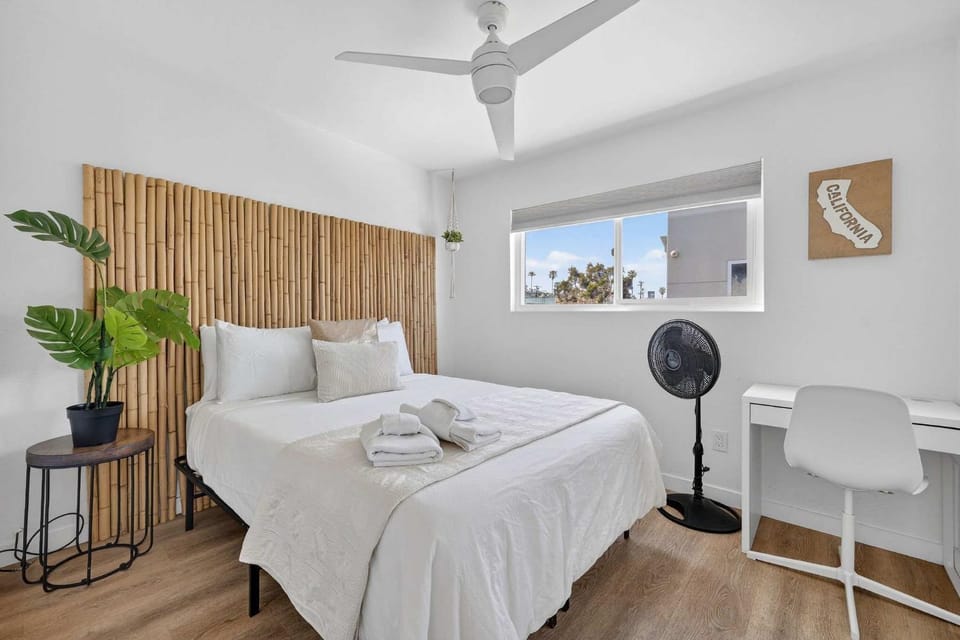 2 homes Walk to beach Central Apartment in Ocean Beach