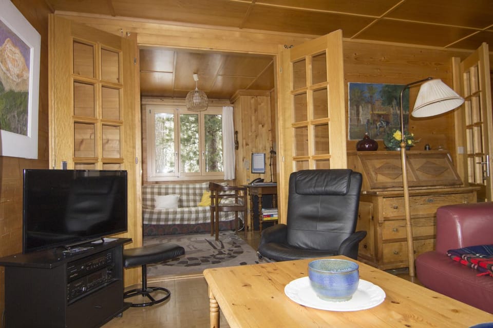 Communal lounge/ TV room, Living room