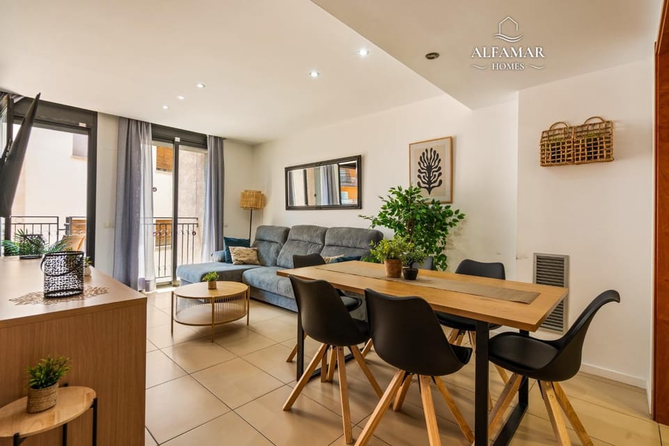 Hanami Suite Apartment in Lloret de Mar
