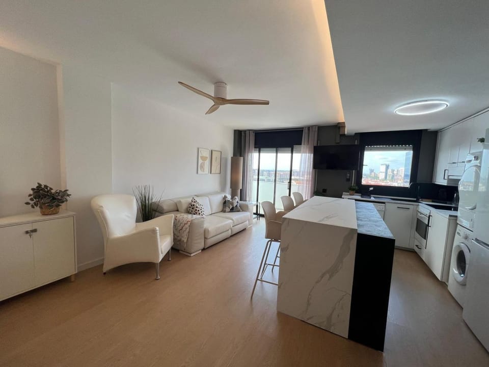 TV and multimedia, Kitchen or kitchenette, Living room, Seating area, Dining area, air conditioner