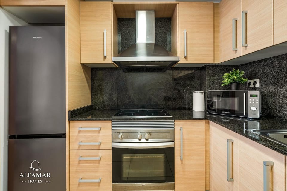 Coffee/tea facilities, Kitchen or kitchenette, dishwasher, microwave, oven, stove