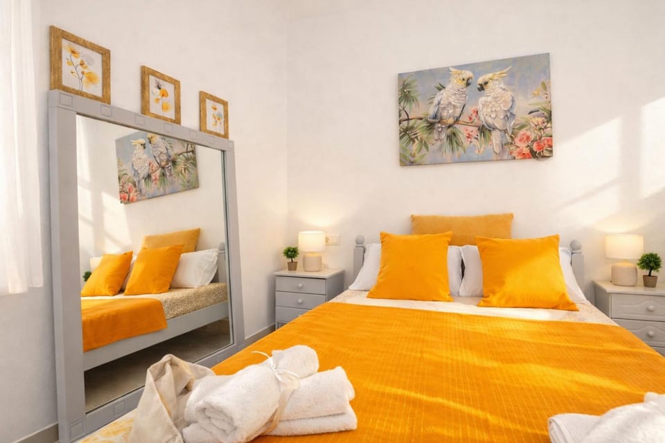 Bed, Photo of the whole room, Bedroom, towels, towels