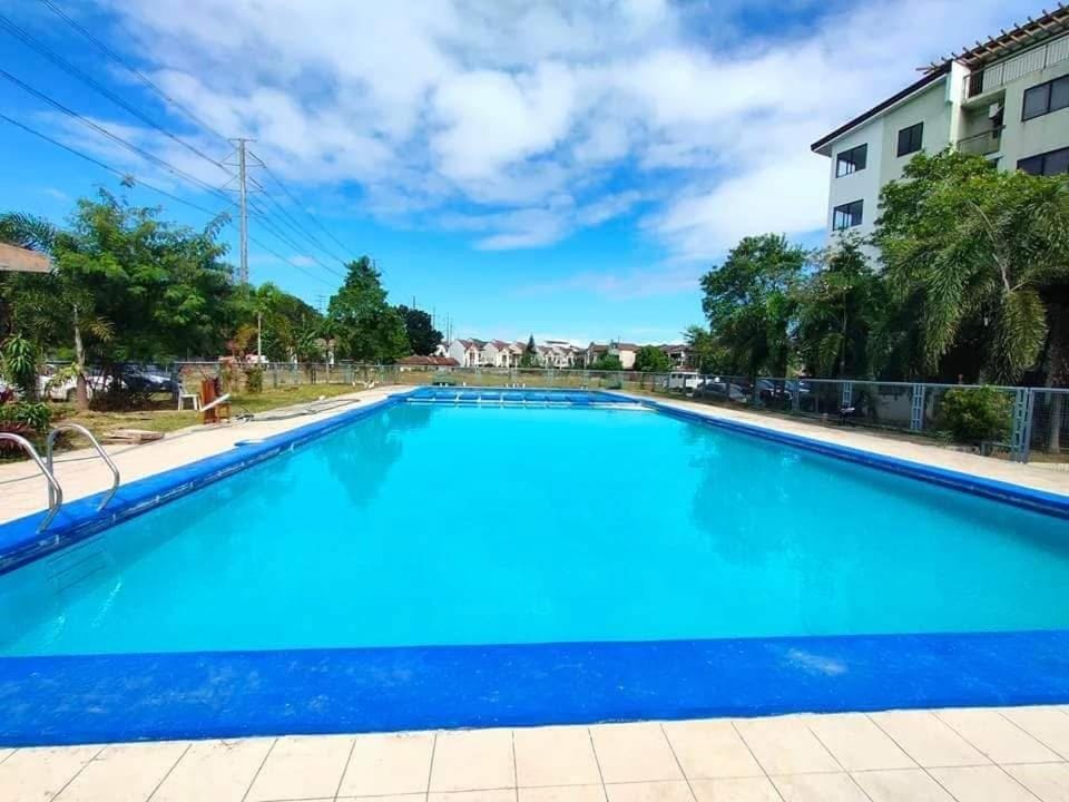 Sun Gaze Studio - Staycation Near Enchanted Kingdom Apartment in Santa Rosa