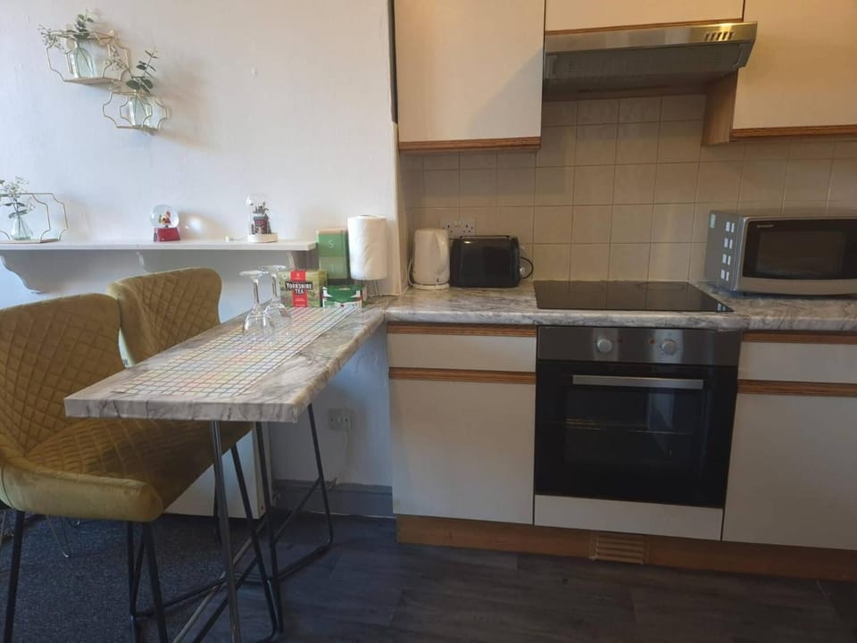 microwave, oven, kitchen