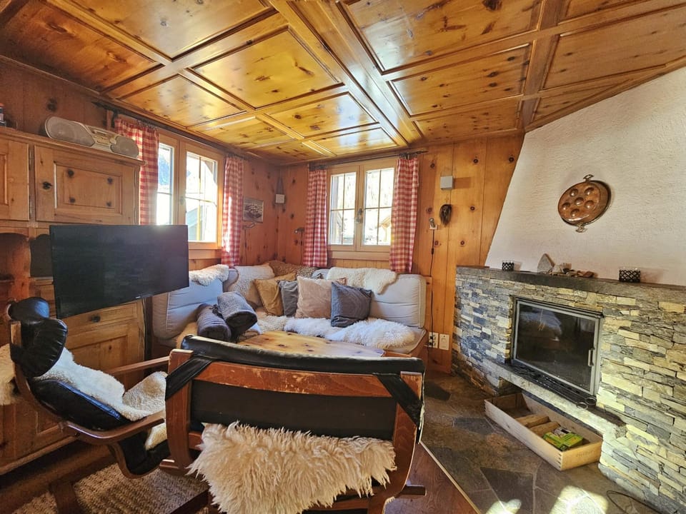 Communal lounge/ TV room, Living room