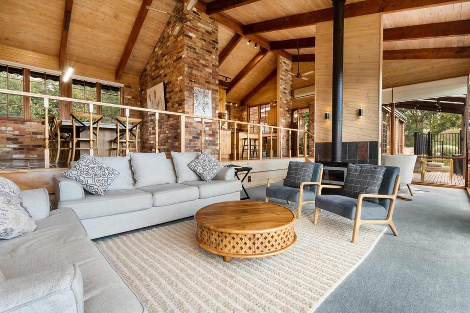 Arkadia - A Yarra Valley Retreat with Pool & Court House in Yarra Glen